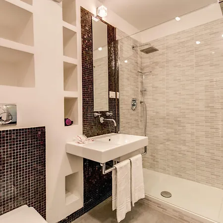 Ecce לינה וארוחת בוקר